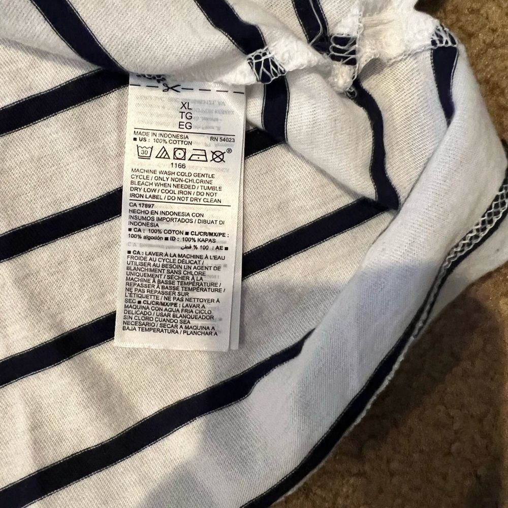 Old Navy striped vneck tank - Picture 4 of 4